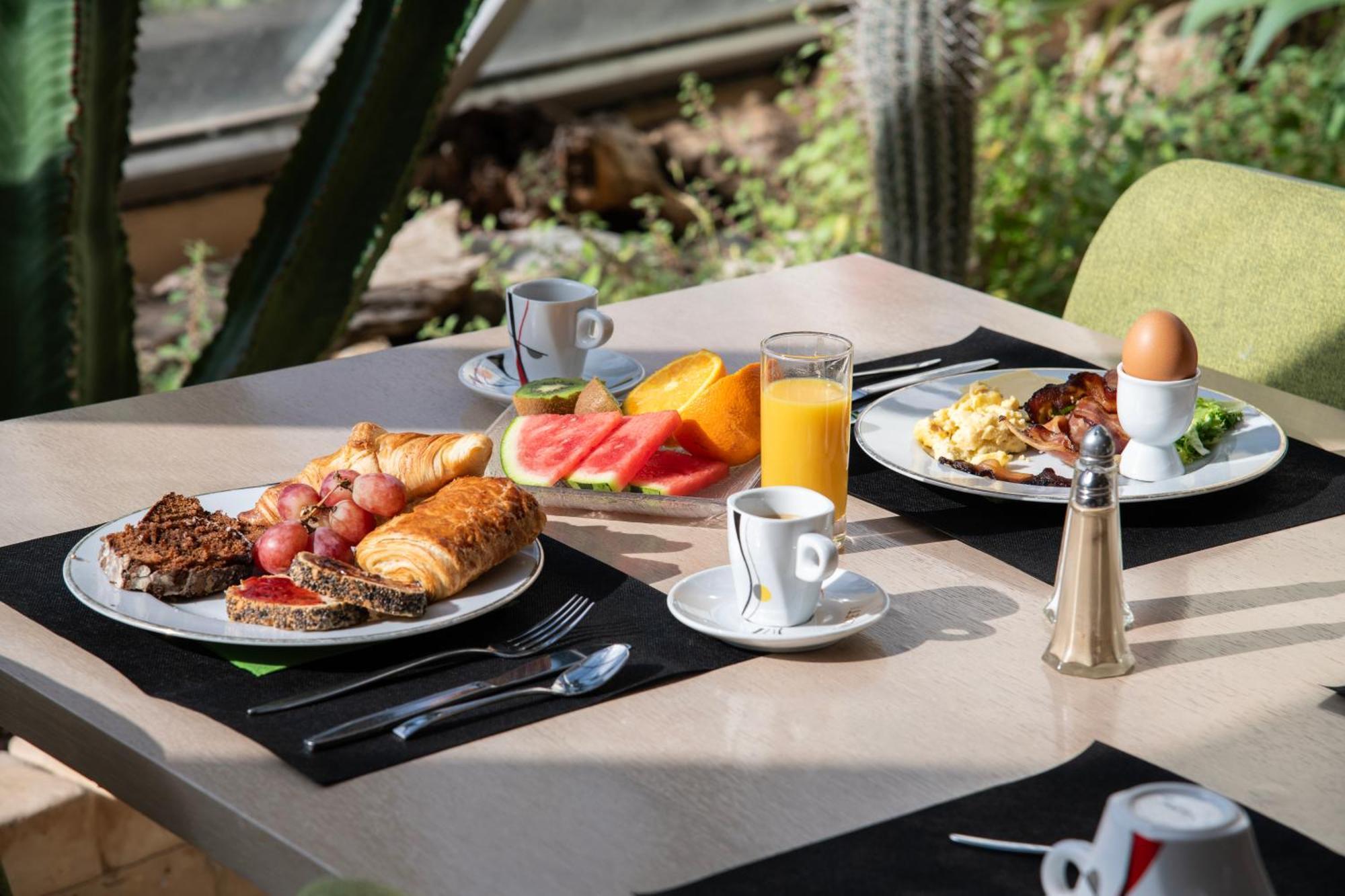 Hotel Atrium Arles Centre Zewnętrze zdjęcie